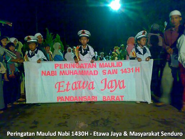 etawa-jaya-dan-masyarakat-senduro-peringati-maulud-nabi-2010